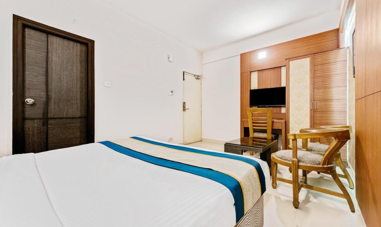 Pine Tree Boutique Hotel Chennai Exterior foto